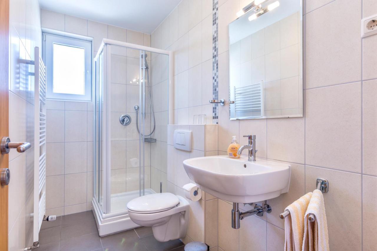 Pinia Apartment